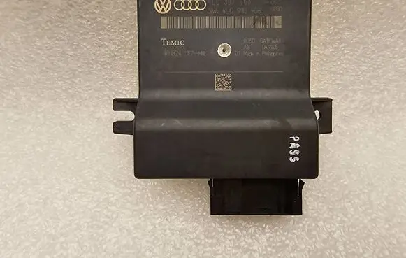 Audi Q7 4L Gateway control module 4L0907468 4L0910468