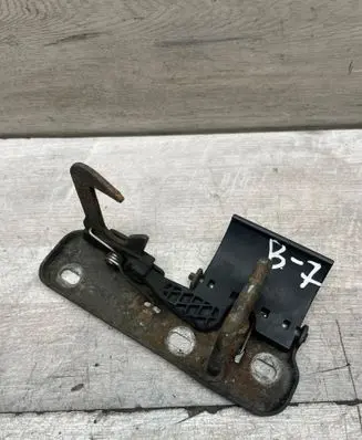 Volkswagen PASSAT B7 Engine bonnet/hood lock/latch loop/hook 3AA823480