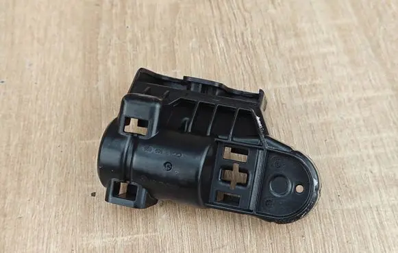 BMW X6 G06 Gear shift cable bracket 6696886