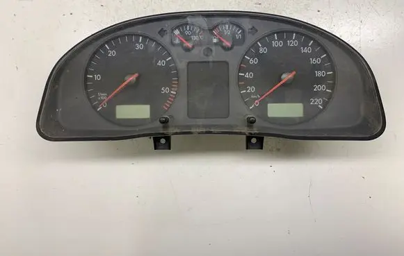 Volkswagen PASSAT B5 Speedometer (instrument cluster) 3B1919860C 110008919