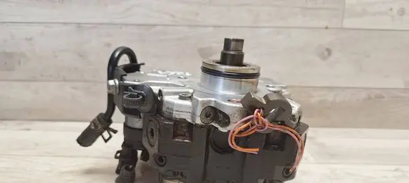 Toyota Yaris Fuel injection high pressure pump 221000N020 0445010134