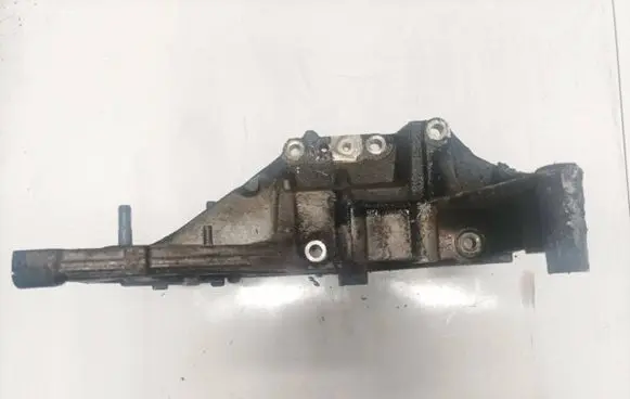 Mazda 3 I Engine mounting bracket