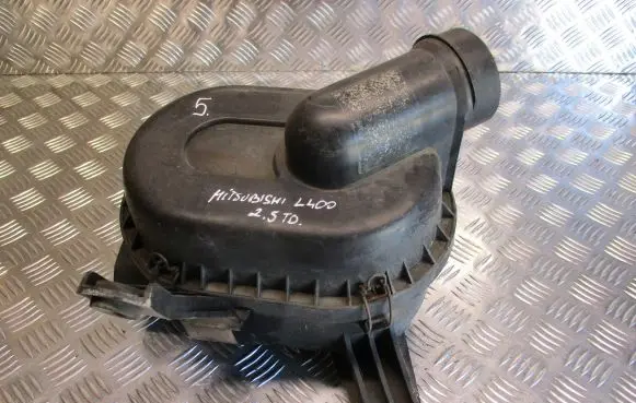 Subaru Legacy Air filter box