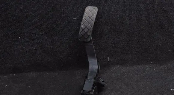 Volkswagen Golf VII Accelerator throttle pedal