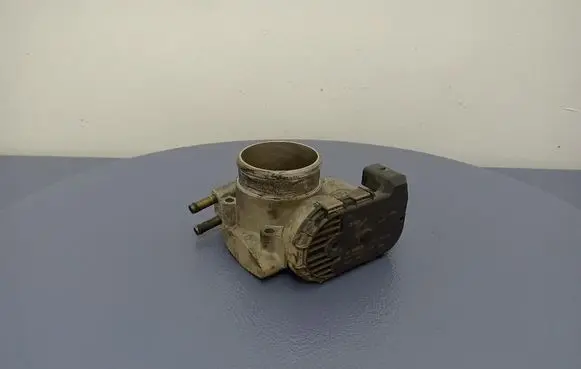 Volkswagen PASSAT B5 Throttle body valve 06B133062G