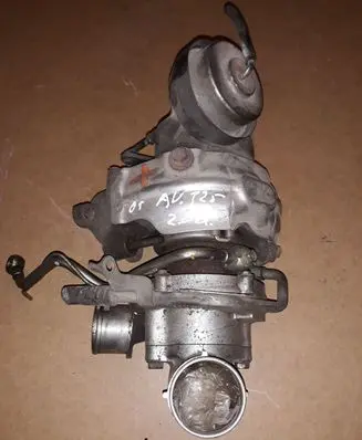 Toyota Avensis T250 Turbo 172010R020