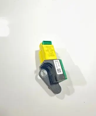 Volkswagen Tiguan Airbag deployment crash/impact sensor 8k0973323s