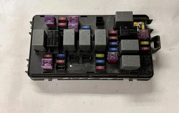 Chevrolet Aveo Center console control module 96839233