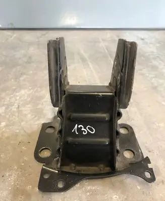 Audi A3 S3 8P Front bumper mounting bracket 8P0807133 S460Z140MB