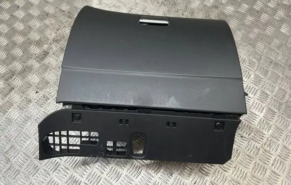 Mercedes-Benz B W246 W242 Glove box
