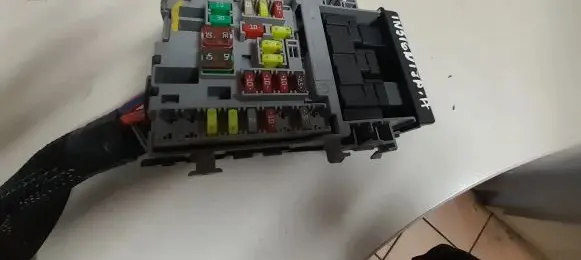 Opel Insignia A Fuse module 13222788