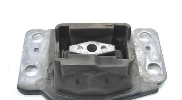 Ford Mondeo MK IV Engine mount bracket 6G917M121BC