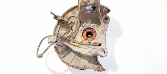 Volkswagen PASSAT B6 Front wheel hub
