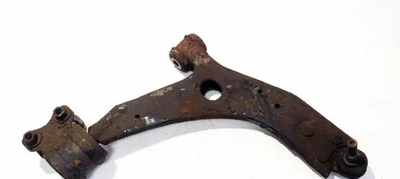 Ford Focus Front lower control arm/wishbone 