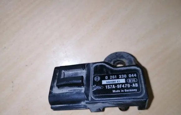 Volvo V50 Turbo air boost pressure sensor 0261230044