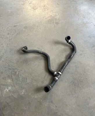 Engine coolant pipe/hose