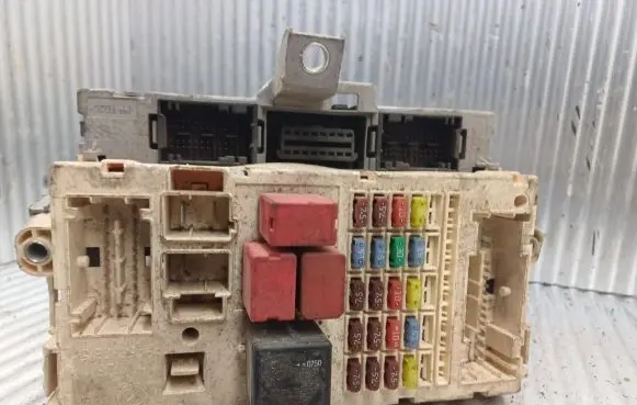 Citroen Jumper Fuse module NPL250000 6LACPXB1I 503420