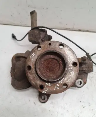 Volkswagen Crafter Front wheel hub spindle knuckle