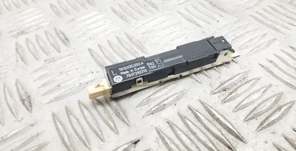 Volkswagen Polo V 6R Aerial antenna amplifier 5K0035552A