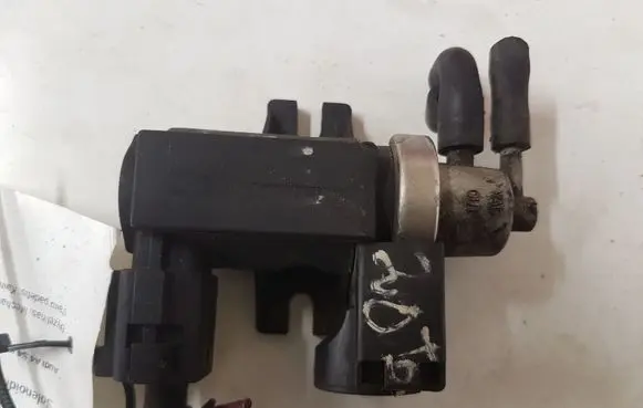 Audi A4 S4 B6 8E 8H Turbo solenoid valve 8E0906627 72290313