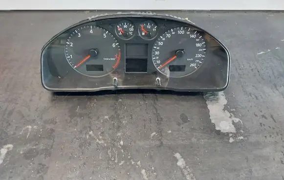 Audi A4 S4 B5 8D Speedometer (instrument cluster) 8D0920900B