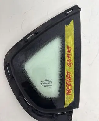 Maserati Quattroporte Sliding door window/glass 