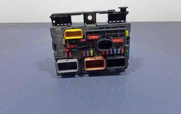 Citroen C5 Fuse box set 9675877980