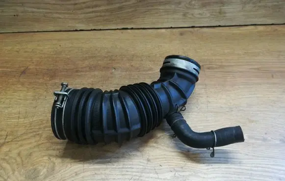 Toyota Avensis T250 Turbo air intake inlet pipe/hose 178800R010