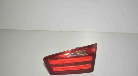 Tailgate rear/tail lights