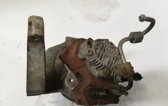 Ford C-MAX I Fuel injection high pressure pump 0445010089