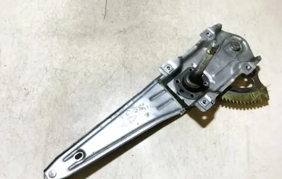 Toyota Avensis T250 Sliding door window regulator with motor