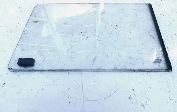 Renault Rapid Rear side window