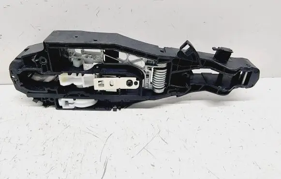 Rear door exterior handle/bracket