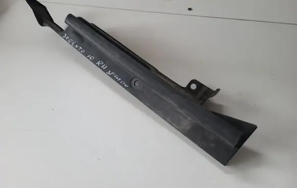 KIA Sorento Fender end trim 841402P010