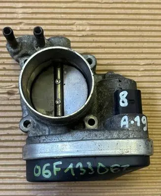 Audi A3 S3 8P Throttle valve 06F133062