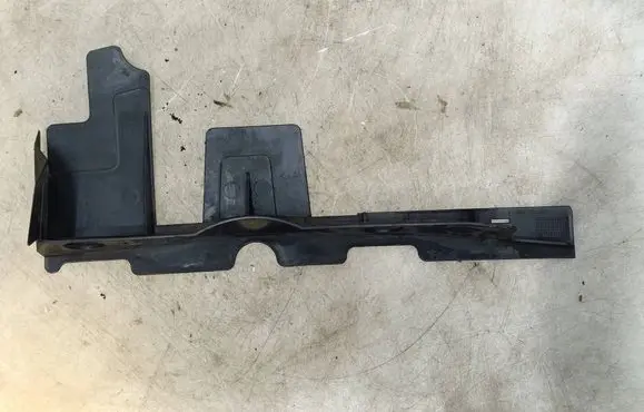 Skoda Roomster (5J) Intercooler air guide/duct channel 5J0121284A