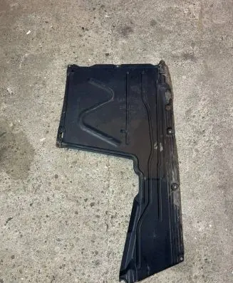 BMW 4 F36 Gran coupe Engine splash shield/under tray 51164310 7241831