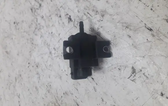 Toyota Auris 150 Turbo solenoid valve 258600R010