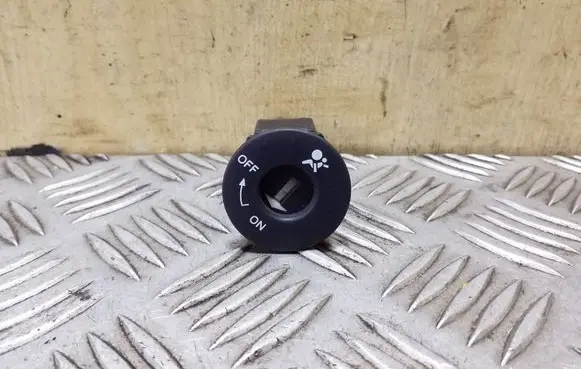 Nissan Qashqai Passenger airbag on/off switch 