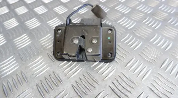 Loading door lock