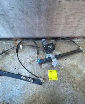 Volkswagen Polo IV 9N3 Front door window regulator with motor 038006091 14022526