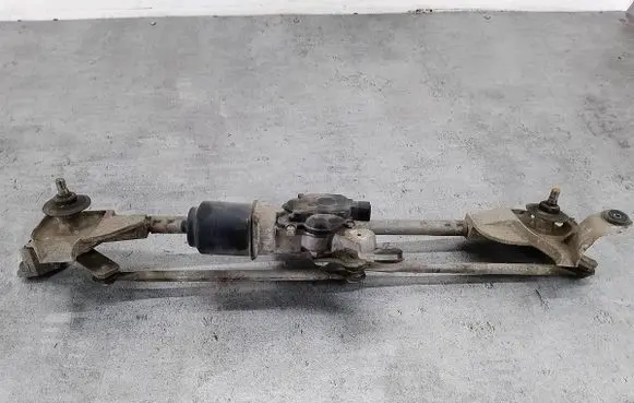 Nissan Navara Front wiper linkage 