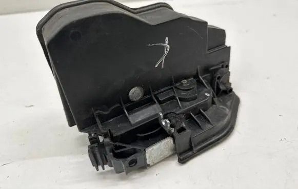 BMW 6 F12 F13 Front door lock 7202145