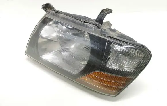 Mitsubishi Pajero Headlight/headlamp