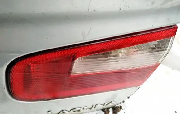 Tailgate rear/tail lights