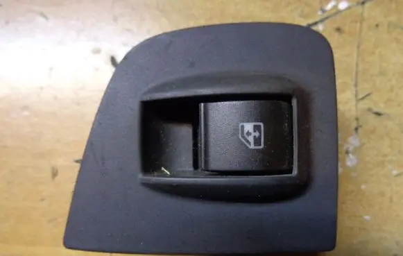 Fiat Doblo Electric window control switch 735402416