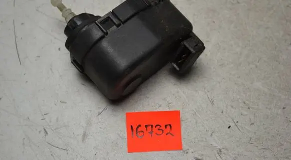 Volkswagen PASSAT B3 Headlight level adjustment motor 0307851347 1H0941295A