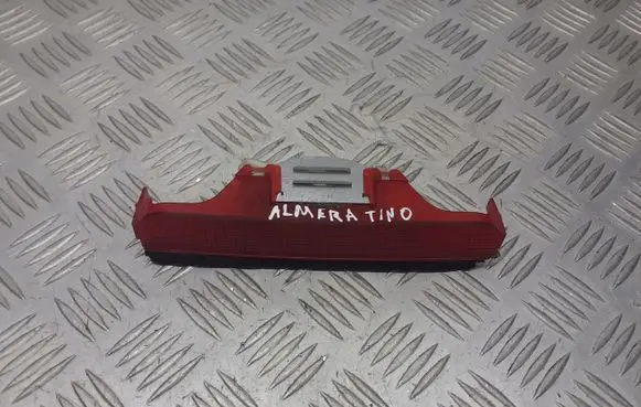 Nissan Almera Tino Third/center stoplight