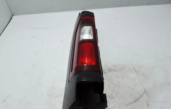 Opel Vivaro Rear/tail lights 265556737R