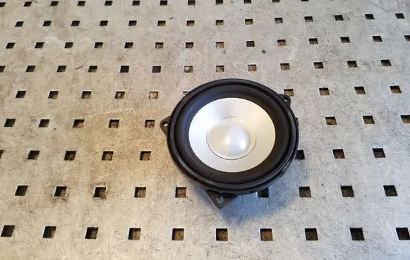 Land Rover Discovery 3 - LR3 Parcel shelf speaker XQM000400